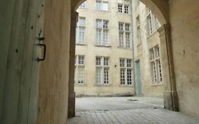 Les Trois Chandeliers Un Petit Paradis En Plein Centre Ville